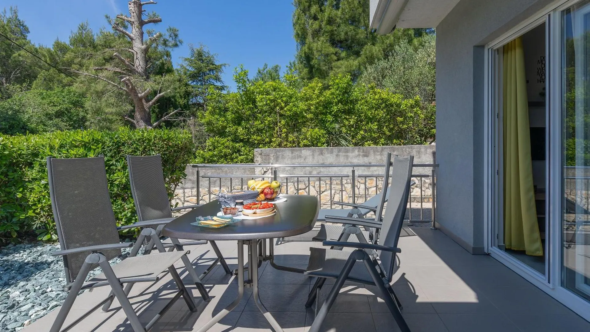 Sea & Stone Apartment No 1 In Starigrad